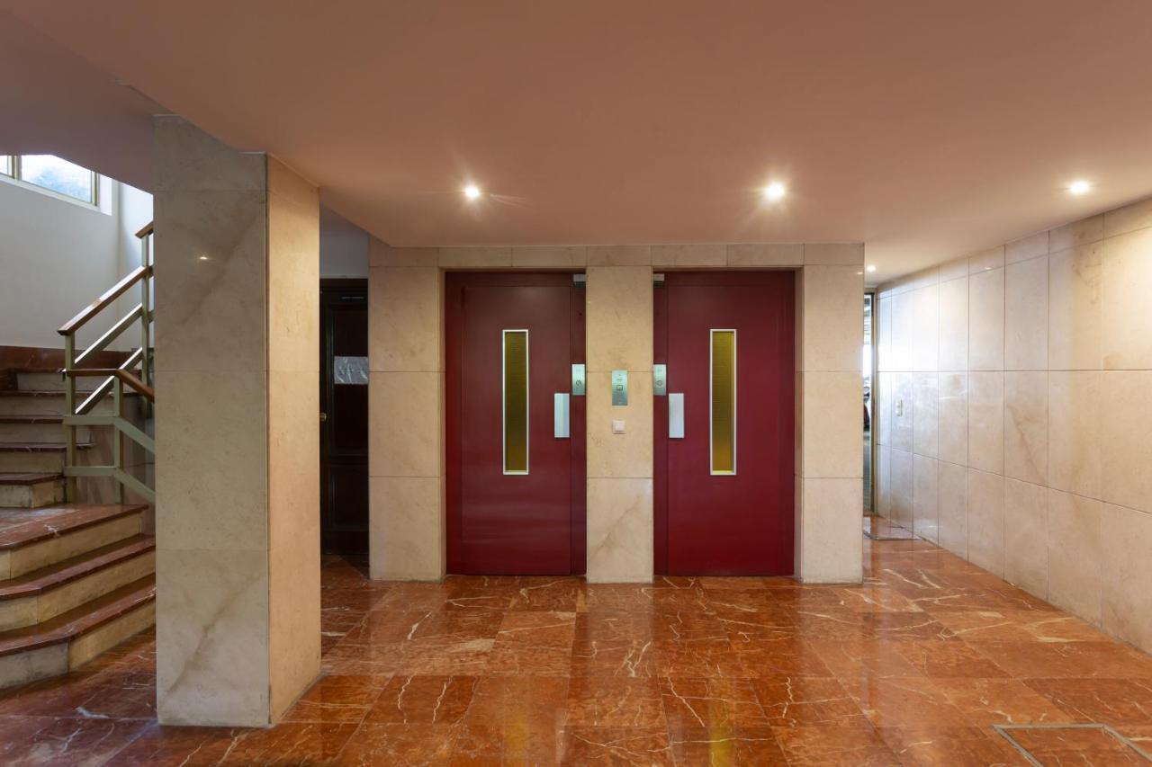 Borbolla Sevilla Urban - Parking المظهر الخارجي الصورة